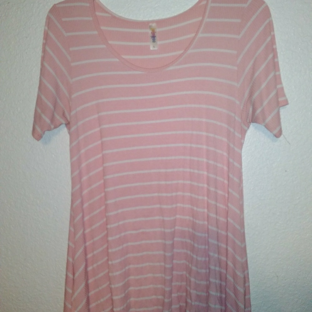 Great Valentine's Day top GUC perfect tee